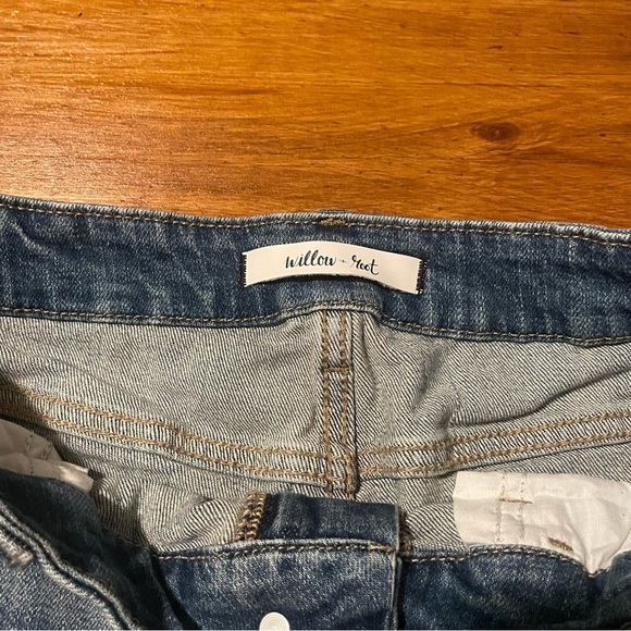 Buckle brand “Willow & Root” size L Mom Fit shorts - Picture 3 of 5